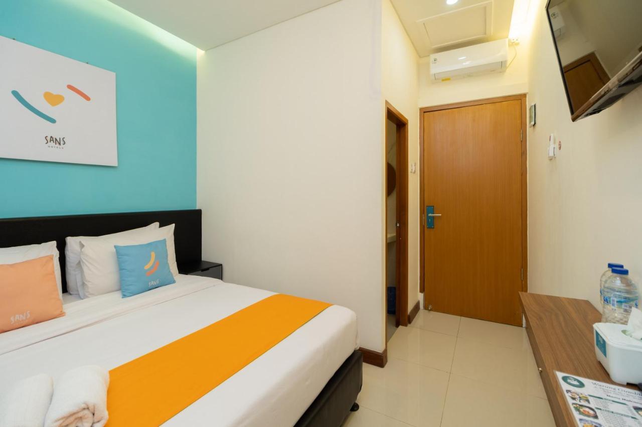 Sans Hotel Suryakencana Bogor Exterior photo