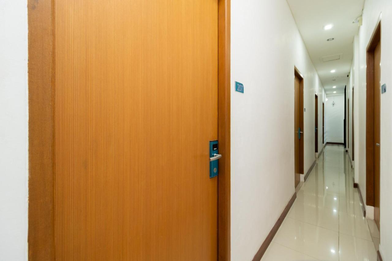 Sans Hotel Suryakencana Bogor Exterior photo